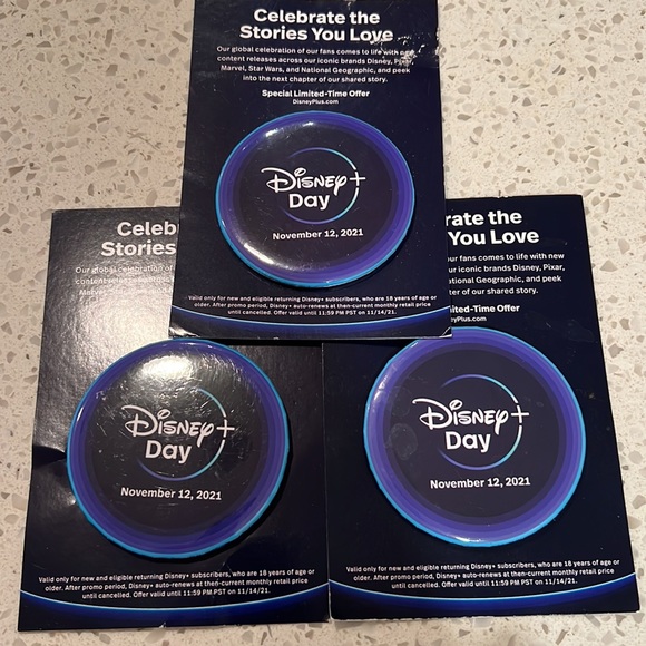 Disney Accessories Bundle - Picture 2 of 4